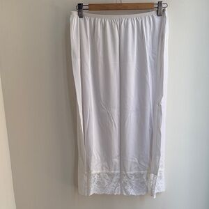 Vassarette White Lace Hem Slip